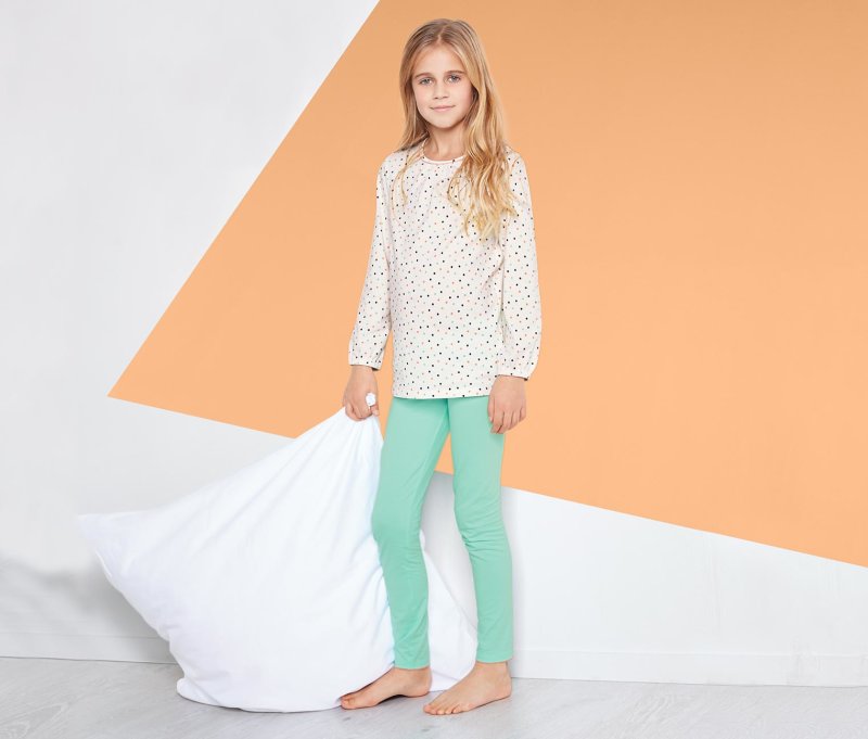 Bekleidung, Hosen, Langarm, Ärmel, Pyjama, Moebel, Person