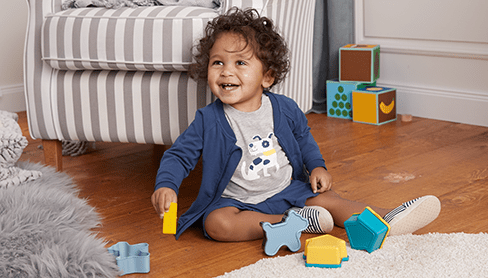 Person, Sitzend, Holz, Kopf, Gesicht, Hartholz, Drinnen