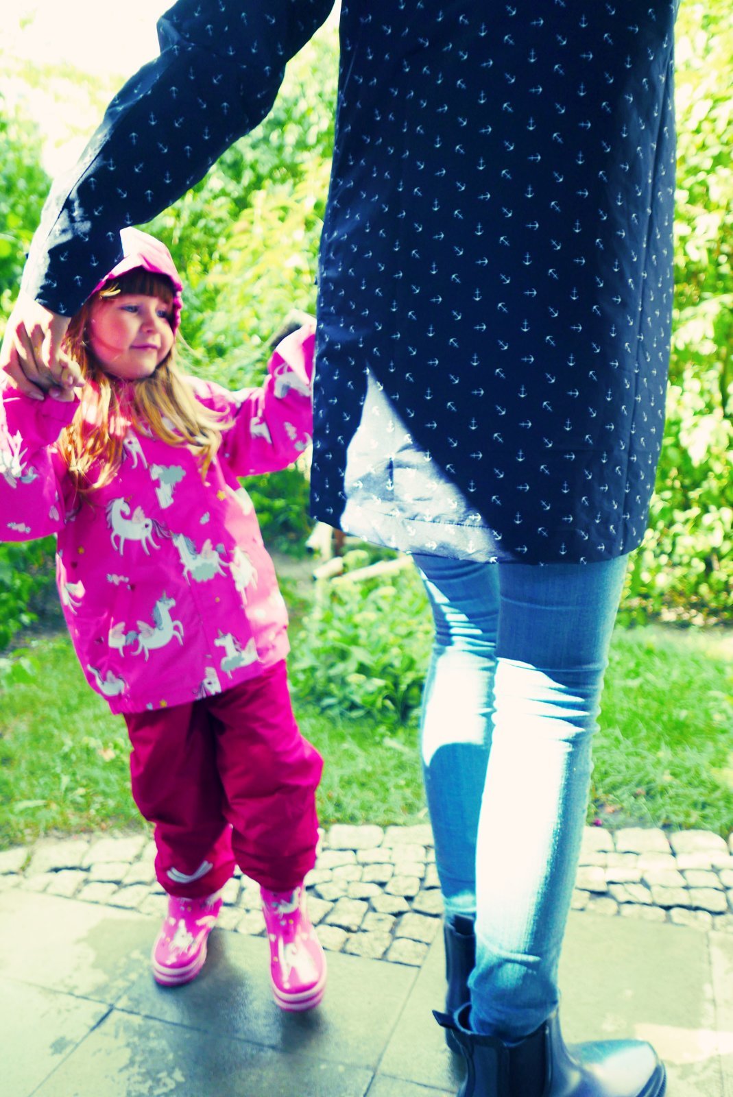 Mantel, Person, Photographie, Portrait, Hosen, Schuh, Gras, Jacke, Pfad, Purpur