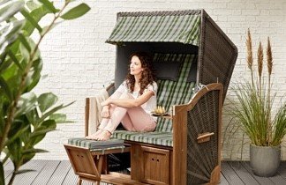 Moebel, Stuhl, Person, Sitzend, Drinnen