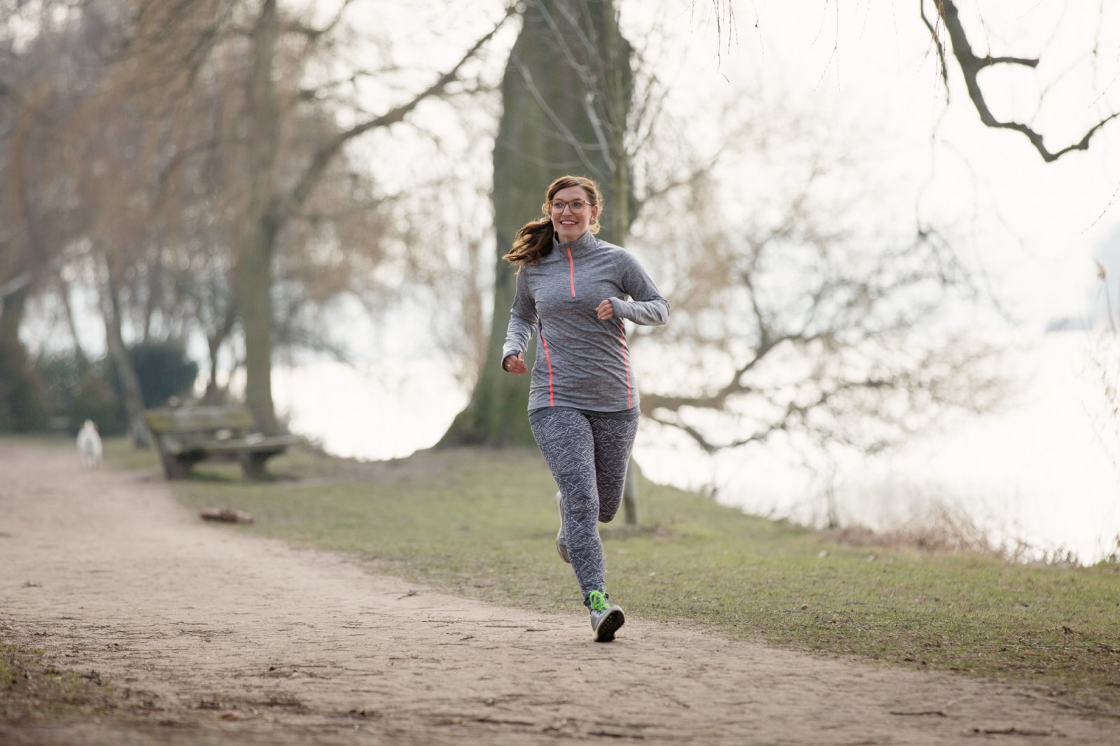 Person, Laufen, Erwachsener, Weiblich, Frau, Bekleidung, Schuhwerk, Schuh