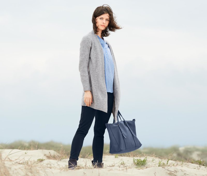 Bekleidung, Strickwaren, Pulli, Mantel, Hosen, Person, Tasche, Zubehor, Handtasche