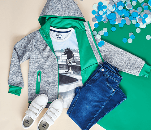 Bekleidung, Mantel, Hosen, Person, Strickwaren, Pulli, Kapuzenpulli, Sweatshirt, Junge, Kind